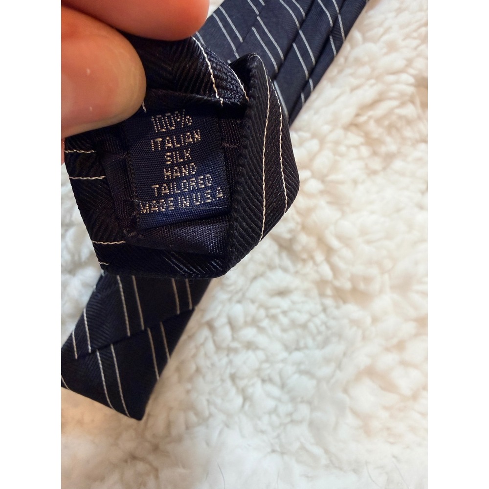 Paul Fredrick Navy Blue Italian Silk Herringbone Pinstripe Tie Hand Tailored USA - Picture 4 of 4